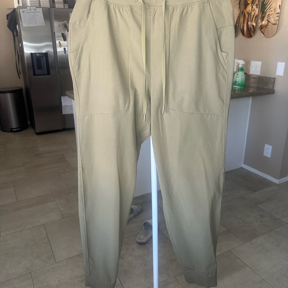 NEW lululemon athletica Men's Brown ABC Joggers